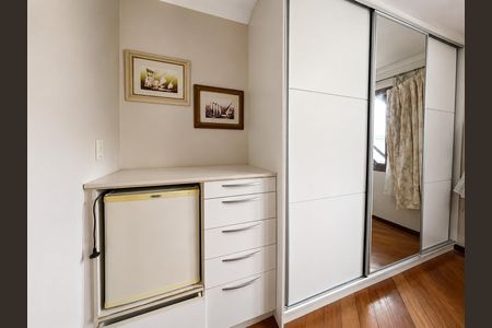 Casa para alugar com 236m², 4 quartos e 2 vagas