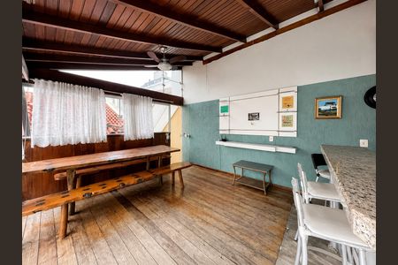 Casa para alugar com 236m², 4 quartos e 2 vagas