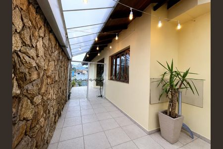 Casa para alugar com 236m², 4 quartos e 2 vagas