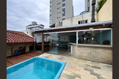 Casa para alugar com 236m², 4 quartos e 2 vagas