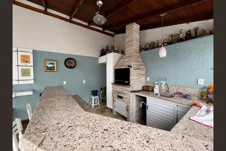 Casa para alugar com 236m², 4 quartos e 2 vagas