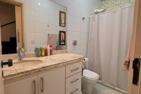 Banheiro 2 de casa à venda com 3 quartos, 120m² em Jardim Itu, Porto Alegre