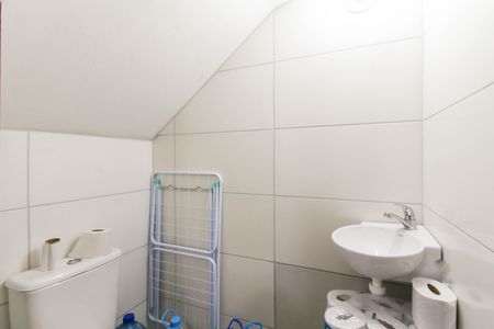Lavabo de casa de condomínio para alugar com 2 quartos, 69m² em Olaria, Canoas
