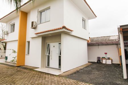 Área externa de casa de condomínio para alugar com 2 quartos, 69m² em Olaria, Canoas