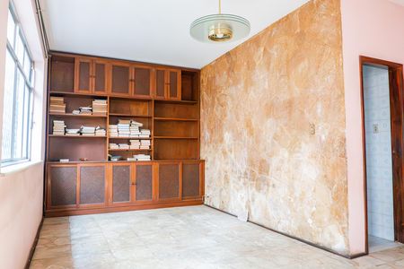 Casa à venda com 138m², 2 quartos e 1 vagaSala