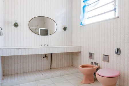 Casa à venda com 138m², 2 quartos e 1 vagaBanheiro