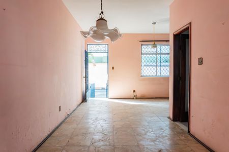 Casa à venda com 138m², 2 quartos e 1 vagaSala
