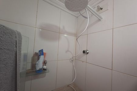 Banheiro de apartamento para alugar com 2 quartos, 55m² em Jardim do Estádio, Santo André