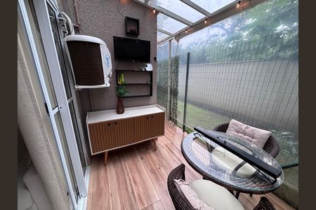 Apartamento à venda com 58m², 2 quartos e sem vaga Apartamento à venda com 58m², 2 quartos e sem vagaVaranda