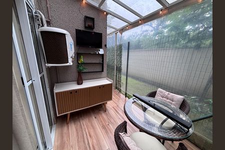 Apartamento à venda com 58m², 2 quartos e sem vaga Apartamento à venda com 58m², 2 quartos e sem vagaVaranda