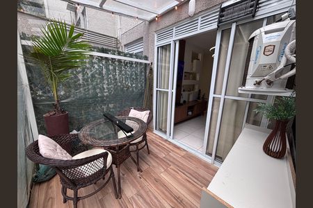 Apartamento à venda com 58m², 2 quartos e sem vaga Apartamento à venda com 58m², 2 quartos e sem vagaVaranda