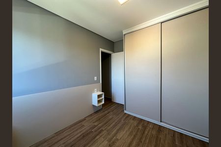 Quarto 2 de apartamento para alugar com 2 quartos, 52m² em Jardim Maria Helena, Barueri