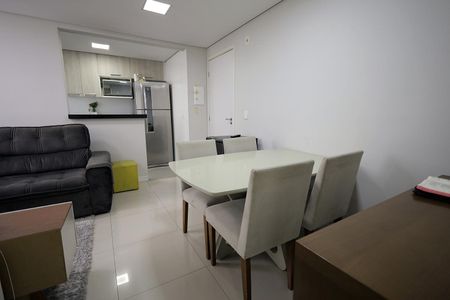 Sala de apartamento à venda com 2 quartos, 49m² em Vila Homero Thon, Santo André