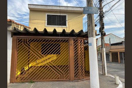 Fachada de casa à venda com 2 quartos, 100m² em Vila Cleonice, São Paulo