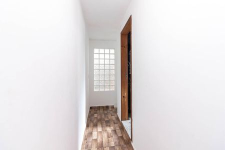 Corredor de casa para alugar com 1 quarto, 45m² em Vila Bancaria Munhoz, São Paulo