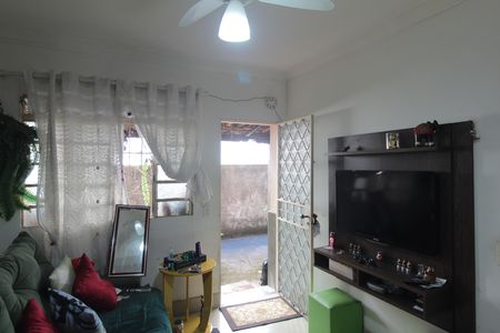 Casa de condomínio para alugar com 65m², 2 quartos e 1 vagaSala
