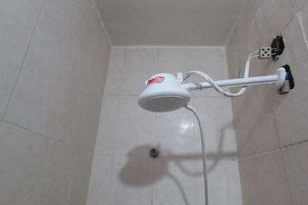 Banheiro de casa de condomínio à venda com 2 quartos, 65m² em Santa Monica, Belo Horizonte