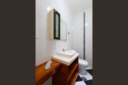 Casa para alugar com 70m², 2 quartos e 1 vaga Casa para alugar com 70m², 2 quartos e 1 vagaBanheiro