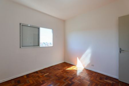 Quarto 1 de casa para alugar com 2 quartos, 70m² em Jardim Santa Rosa, Taboão da Serra