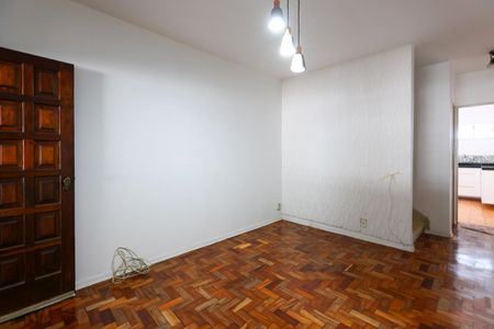 Sala de casa para alugar com 2 quartos, 70m² em Jardim Santa Rosa, Taboão da Serra