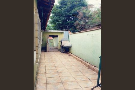 Casa à venda com 2 quartos, 200m² em Vila Brasilio Machado, São Paulo