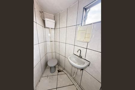 Casa à venda com 250m², 4 quartos e 1 vaga Casa à venda com 250m², 4 quartos e 1 vagaBanheiro Social Casa 2