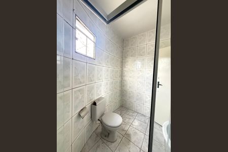 Casa à venda com 250m², 4 quartos e 1 vaga Casa à venda com 250m², 4 quartos e 1 vagaBanheiro Social Casa 1
