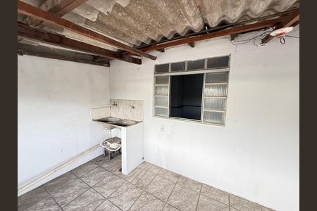 Casa à venda com 250m², 4 quartos e 1 vaga Casa à venda com 250m², 4 quartos e 1 vagaCozinha e Área de Serviço Casa 2