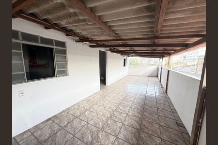 Casa à venda com 250m², 4 quartos e 1 vaga Casa à venda com 250m², 4 quartos e 1 vagaTerraço Casa 2