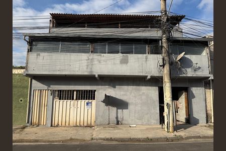 Fachada de casa à venda com 4 quartos, 250m² em Centro, Contagem