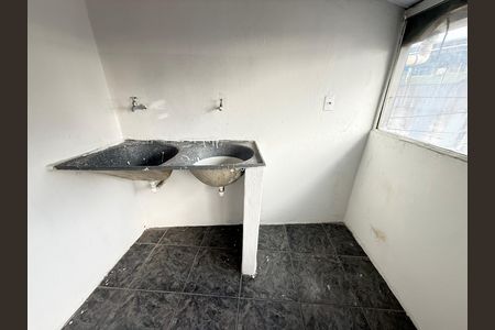 Casa à venda com 250m², 4 quartos e 1 vaga Casa à venda com 250m², 4 quartos e 1 vagaCozinha e Área de Serviço