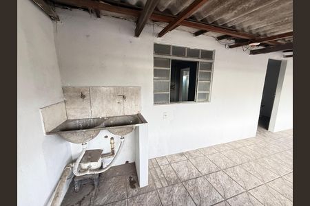 Casa à venda com 250m², 4 quartos e 1 vaga Casa à venda com 250m², 4 quartos e 1 vagaCozinha e Área de Serviço Casa 2