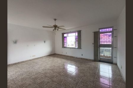 Casa para alugar com 180m², 4 quartos e 3 vagas Casa para alugar com 180m², 4 quartos e 3 vagasSala