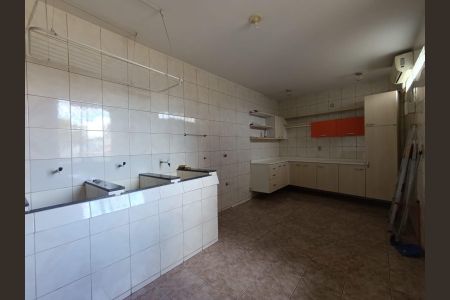 Casa para alugar com 180m², 4 quartos e 3 vagas Casa para alugar com 180m², 4 quartos e 3 vagasÁrea de Serviço
