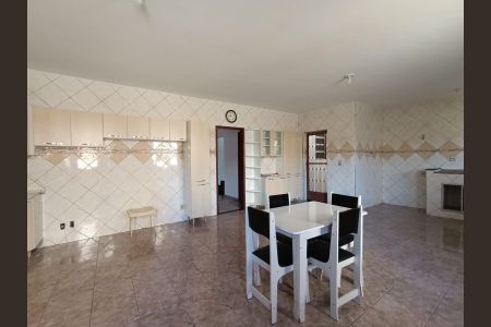 Casa para alugar com 180m², 4 quartos e 3 vagas Casa para alugar com 180m², 4 quartos e 3 vagasCozinha