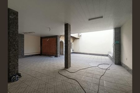 Casa para alugar com 180m², 4 quartos e 3 vagas Casa para alugar com 180m², 4 quartos e 3 vagasGaragem