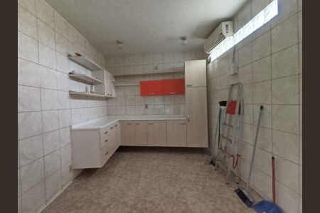 Casa para alugar com 180m², 4 quartos e 3 vagas Casa para alugar com 180m², 4 quartos e 3 vagasÁrea de Serviço