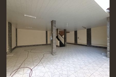 Casa para alugar com 180m², 4 quartos e 3 vagas Casa para alugar com 180m², 4 quartos e 3 vagasGaragem