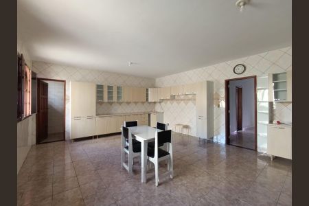 Casa para alugar com 180m², 4 quartos e 3 vagas Casa para alugar com 180m², 4 quartos e 3 vagasCozinha