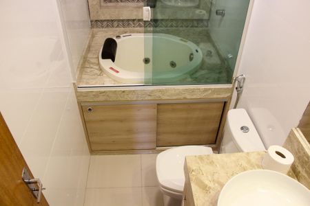 Apartamento para alugar com 110m², 2 quartos e 1 vaga Apartamento para alugar com 110m², 2 quartos e 1 vagaBanheiro da Suíte