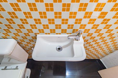 Casa de condomínio à venda com 94m², 2 quartos e 1 vaga Casa de condomínio à venda com 94m², 2 quartos e 1 vagaDetalhe - Lavabo