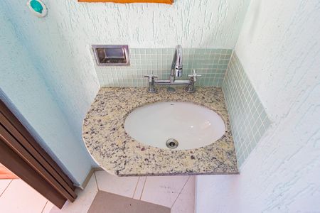 Casa de condomínio à venda com 94m², 2 quartos e 1 vaga Casa de condomínio à venda com 94m², 2 quartos e 1 vagaDetalhe - Lavabo