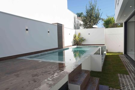 Piscina de casa de condomínio à venda com 4 quartos, 375m² em Alphaville, Santana de Parnaíba