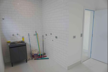 Casa de condomínio à venda com 375m², 4 quartos e 4 vagas Casa de condomínio à venda com 375m², 4 quartos e 4 vagasÁrea de Serviço