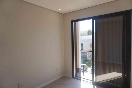 Casa de condomínio à venda com 375m², 4 quartos e 4 vagas Casa de condomínio à venda com 375m², 4 quartos e 4 vagasQuarto 1
