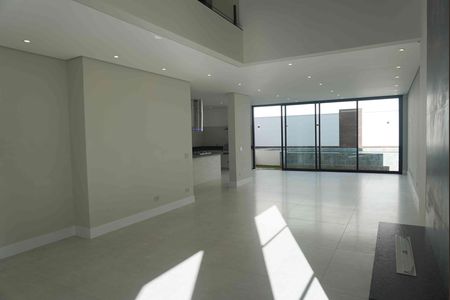 Casa de condomínio à venda com 375m², 4 quartos e 4 vagas Casa de condomínio à venda com 375m², 4 quartos e 4 vagasSala de Estar