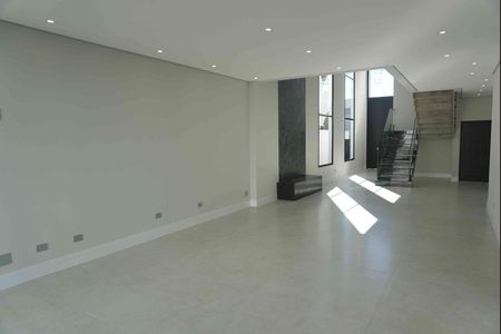 Casa de condomínio à venda com 375m², 4 quartos e 4 vagas Casa de condomínio à venda com 375m², 4 quartos e 4 vagasSala de Estar - Jantar