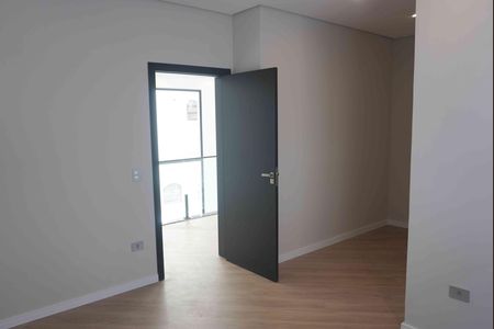 Casa de condomínio à venda com 375m², 4 quartos e 4 vagas Casa de condomínio à venda com 375m², 4 quartos e 4 vagasSuite 2