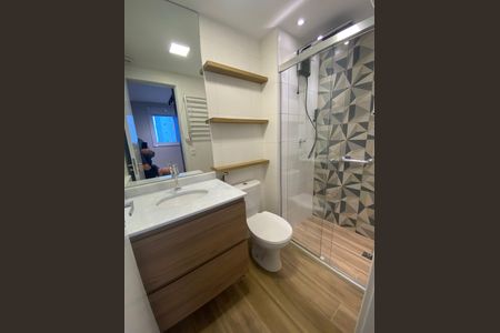 Banheiro de apartamento para alugar com 1 quarto, 26m² em Vila Guarani (Zona Sul), São Paulo