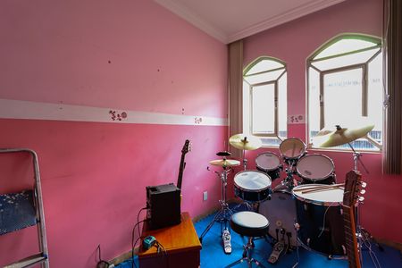 Quarto 1 de casa à venda com 3 quartos, 200m² em Vista Alegre, Belo Horizonte